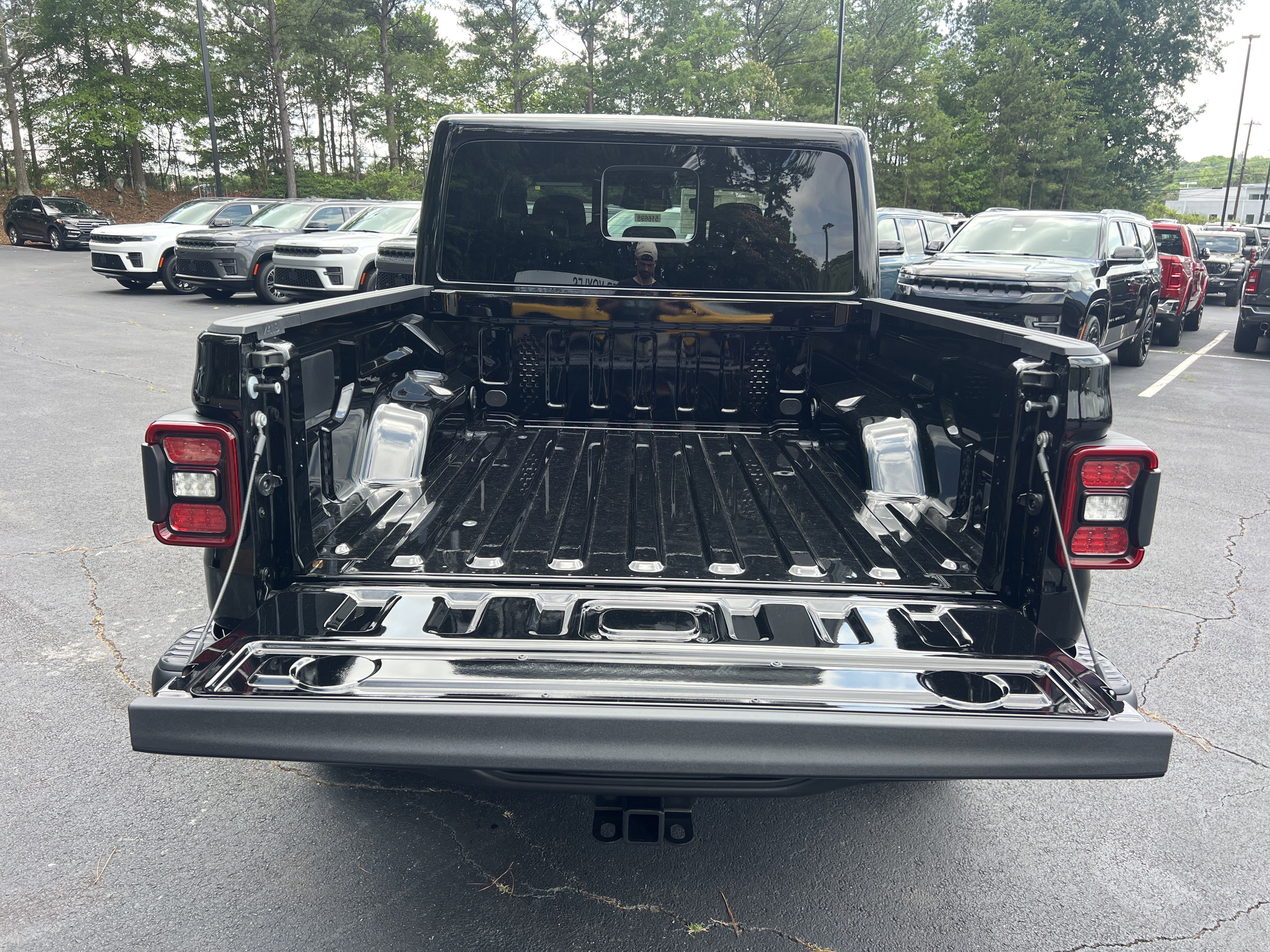 New 2026 Black Clear-Coat Exterior Paint Jeep Mojave X image 17