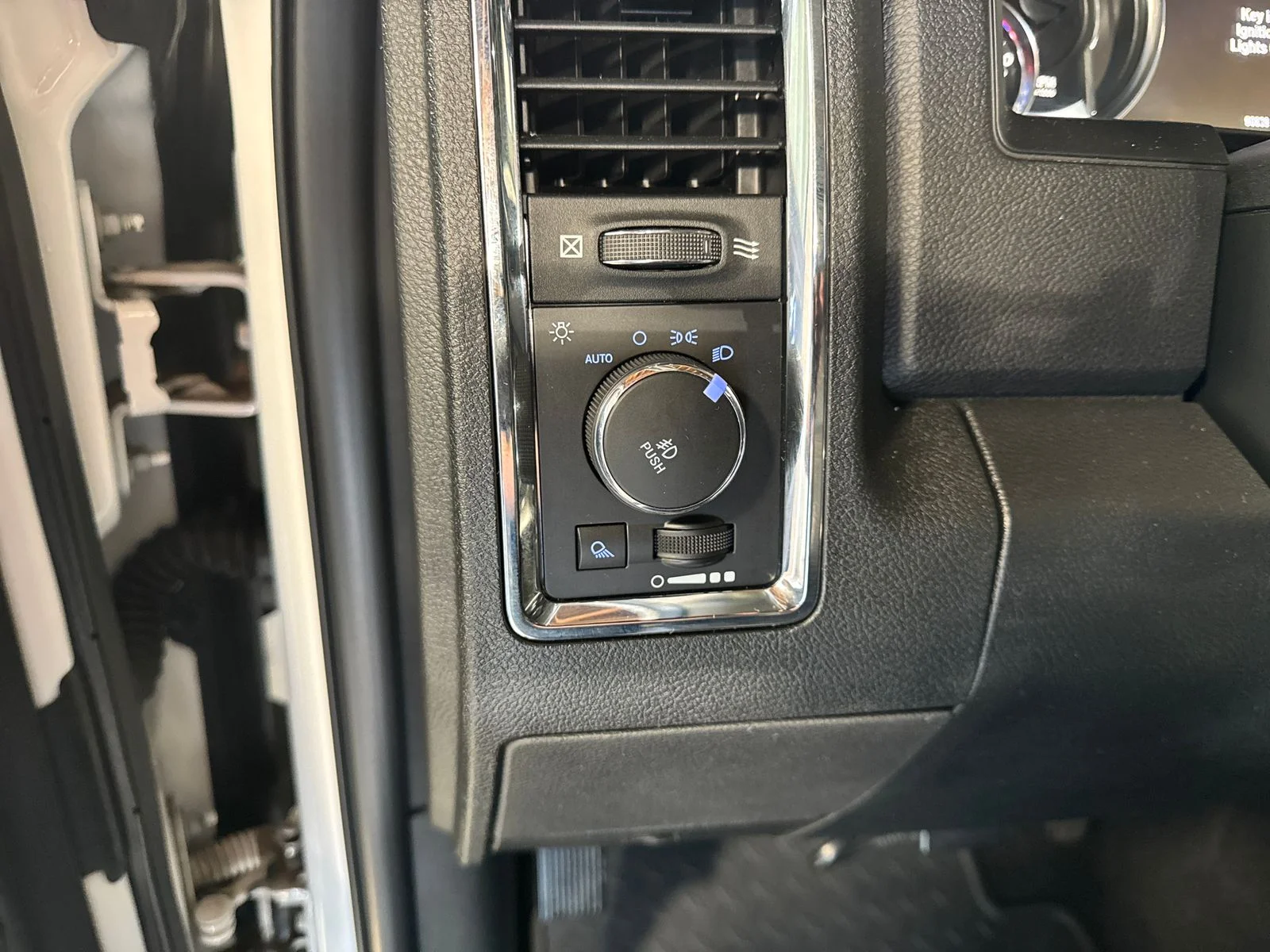 Used 2017 Bright White Clearcoat Ram Laramie image 18