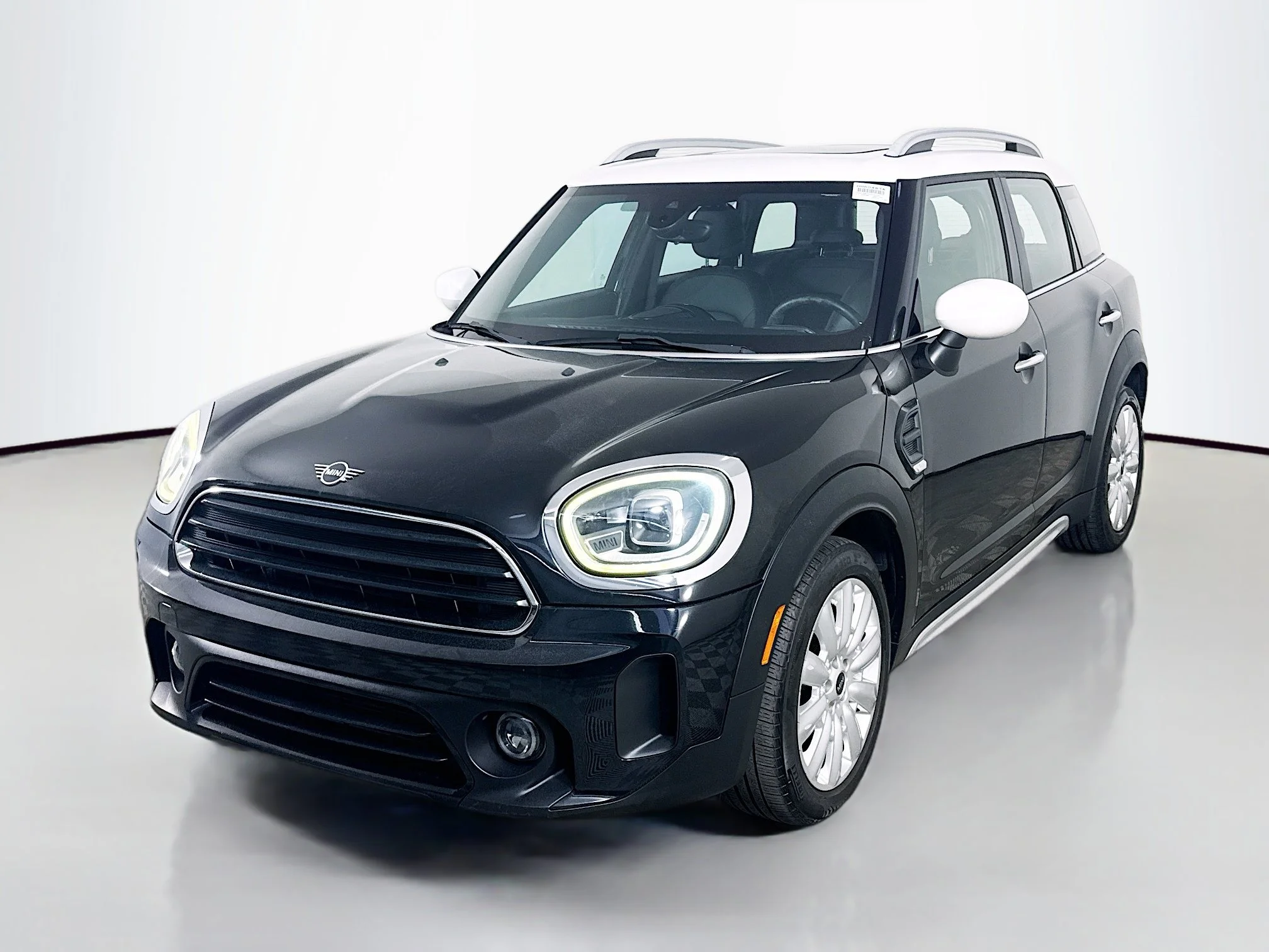 Used 2022 Midnight Black Metallic MINI Oxford Edition image 3
