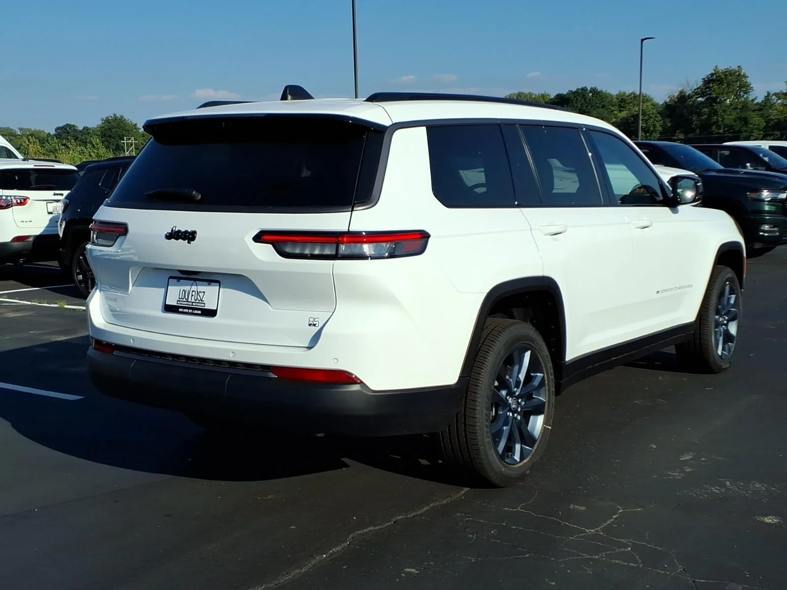 New 2026 Bright White Clear-Coat Exterior Paint Jeep 85th Anniversary Edition image 17
