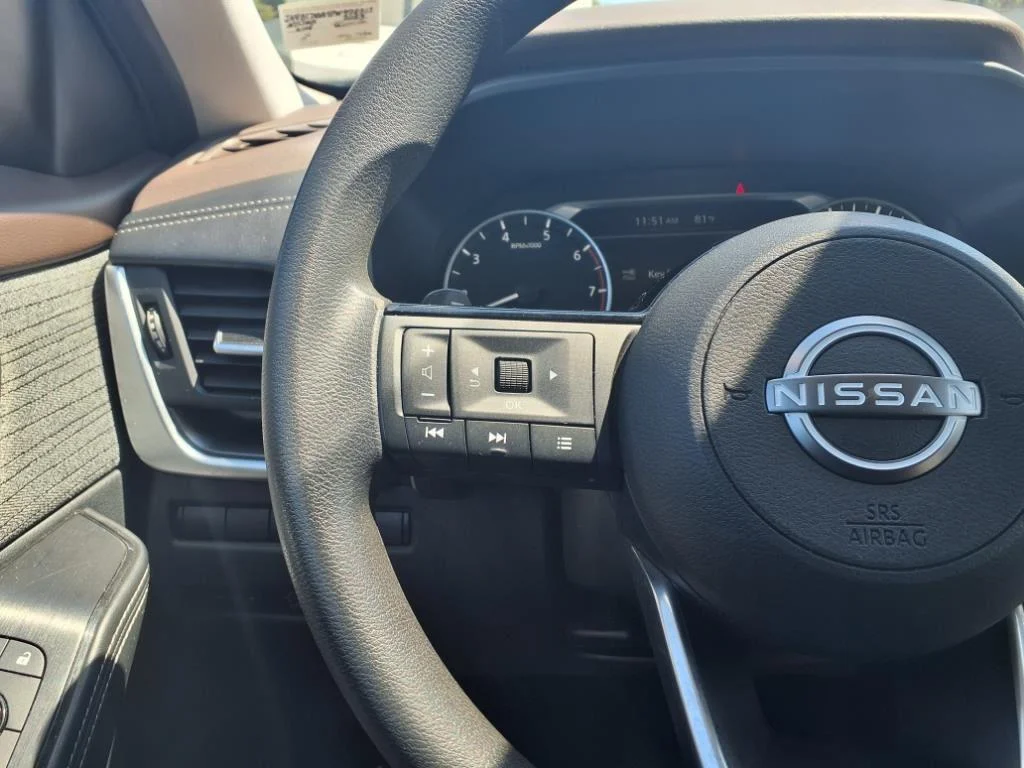 2023 Nissan Rogue SV - Photo 10