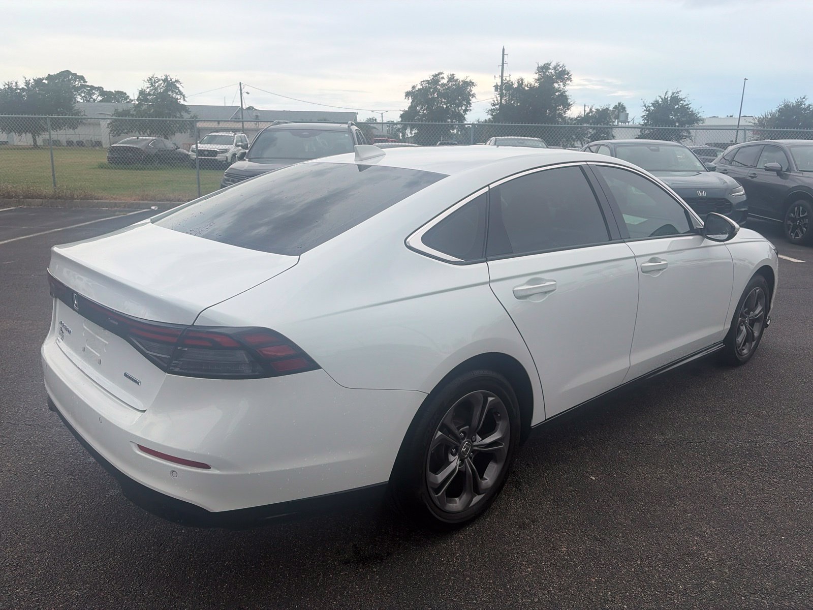 Used 2025 White Honda EX-L image 7