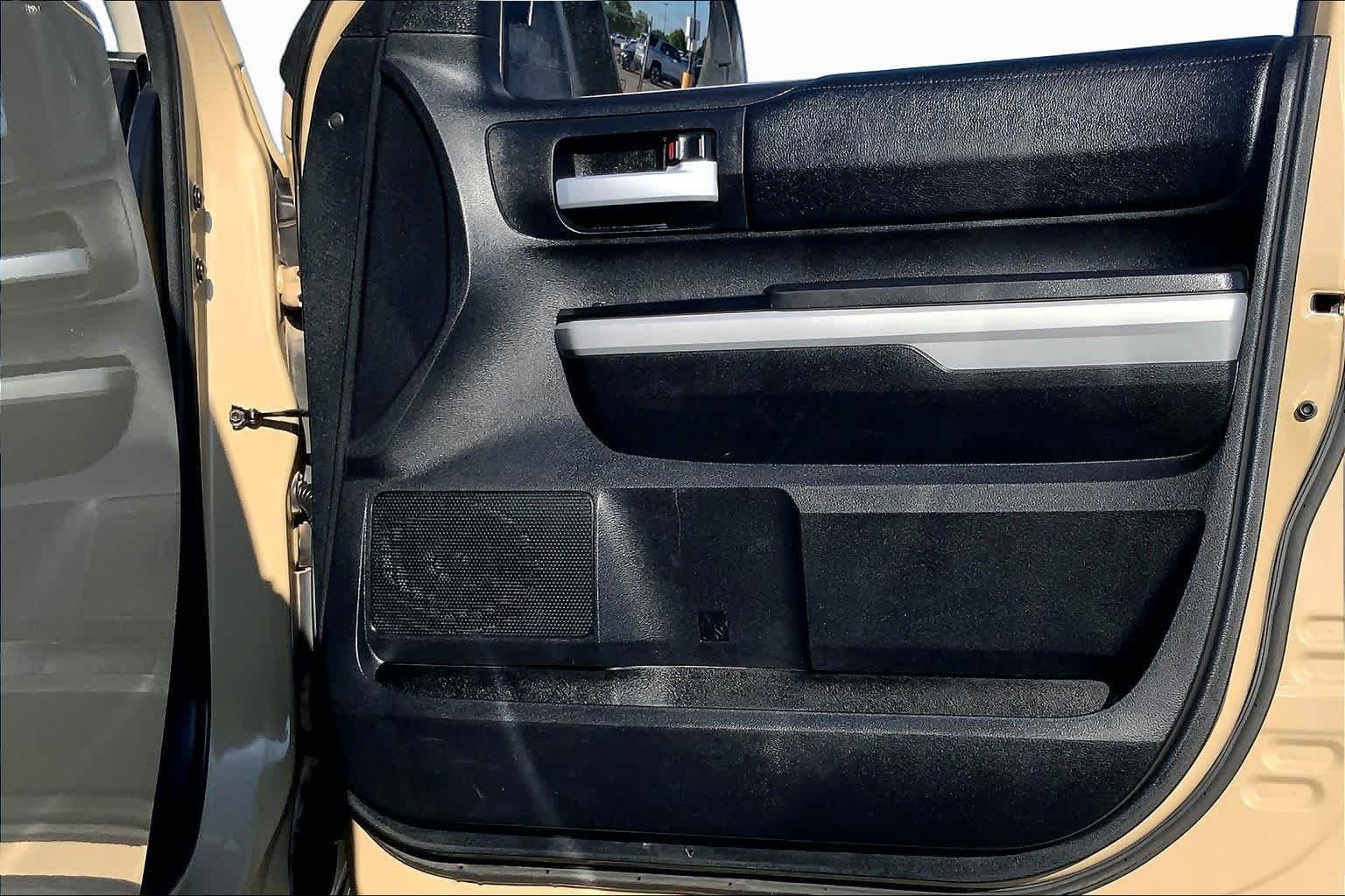 Used 2018 Quicksand Toyota SR5 image 21