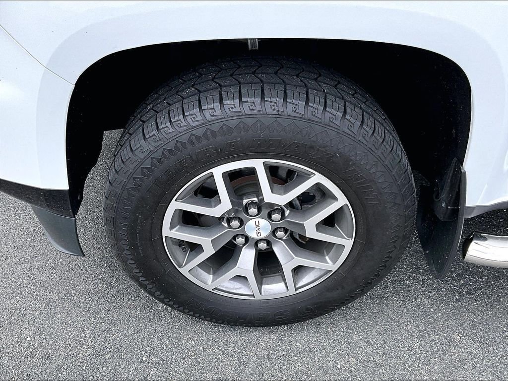 Used 2021 White GMC AT4 w/Cloth image 7