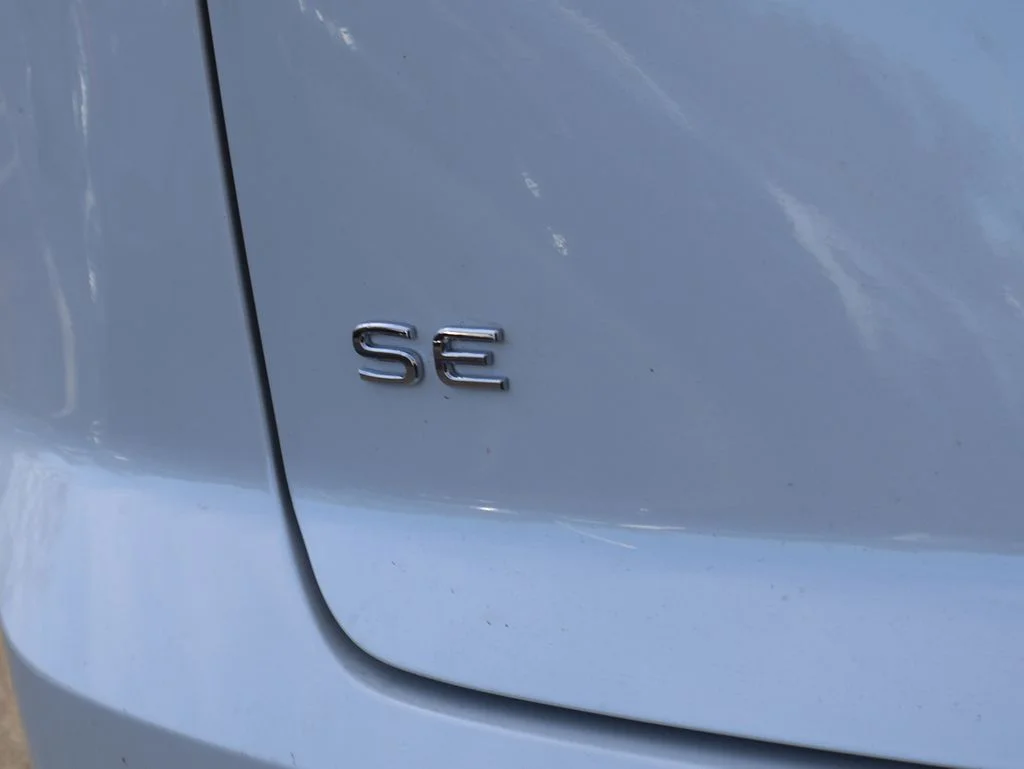 New 2026 White Volkswagen 2.0T SE w/Technology image 21