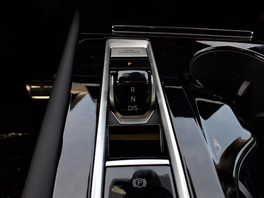 New 2026 Deep Black Pearl Volkswagen 2.0T Peak Edition image 17
