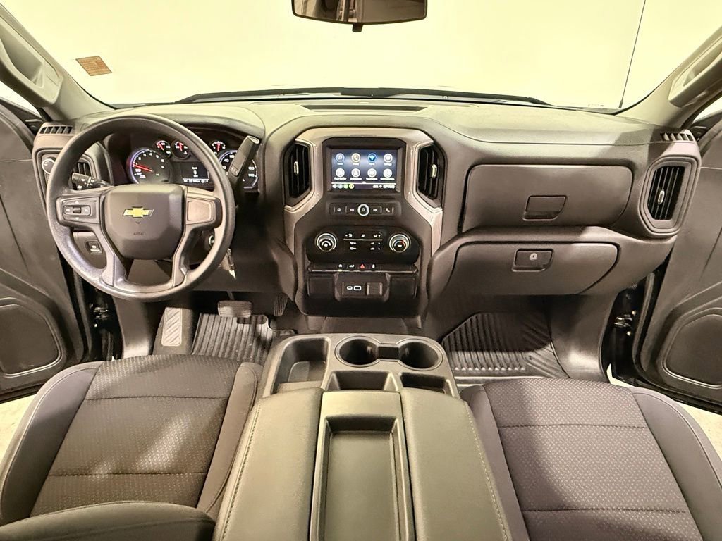 Used 2022 Black Chevrolet Custom image 17