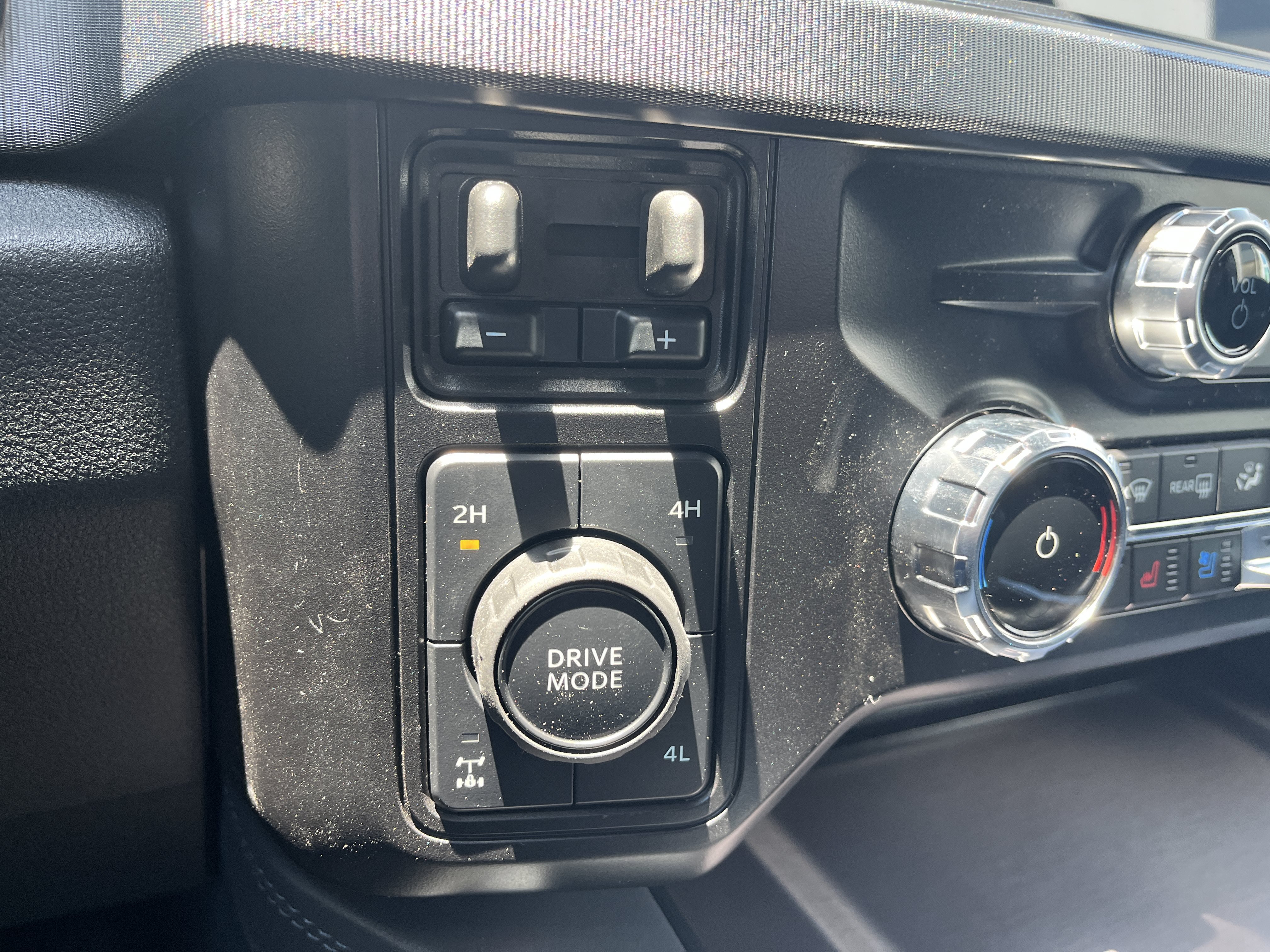 New 2026 Agate Black Metallic Ford F-250® Platinum® image 28
