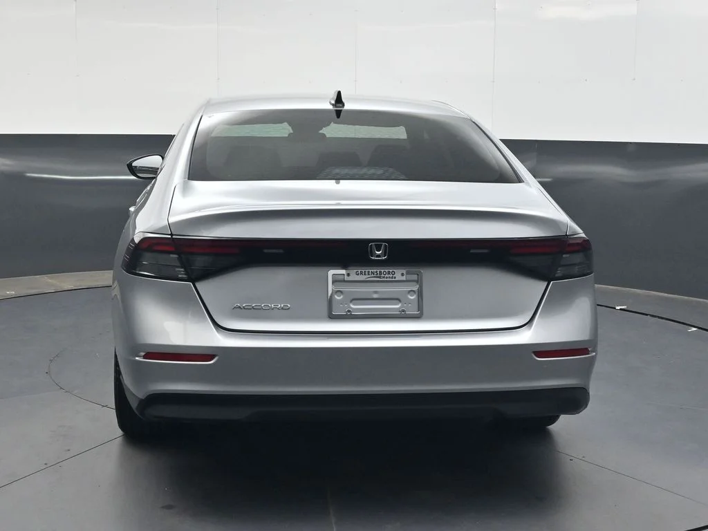Certified Used 2026 Solar Silver Metallic Honda SE image 5