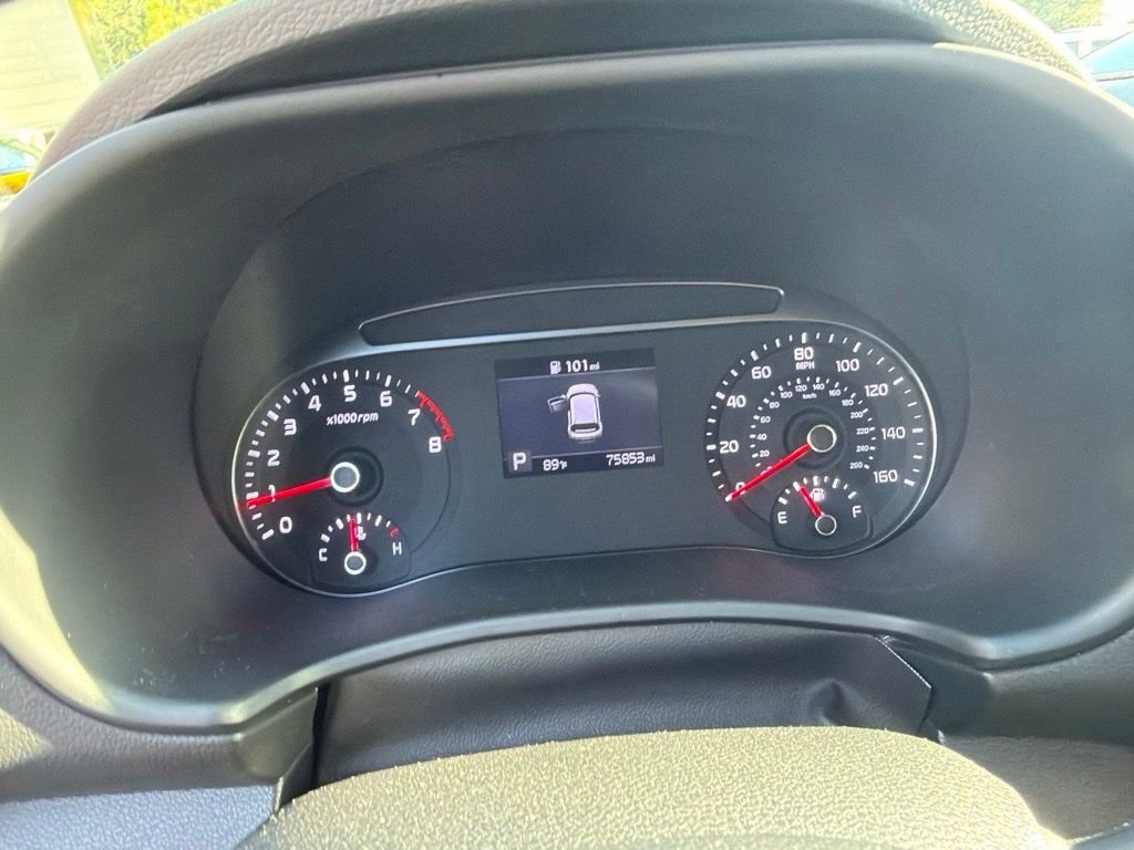 Certified Used 2022 Mars Orange Kia LX image 11