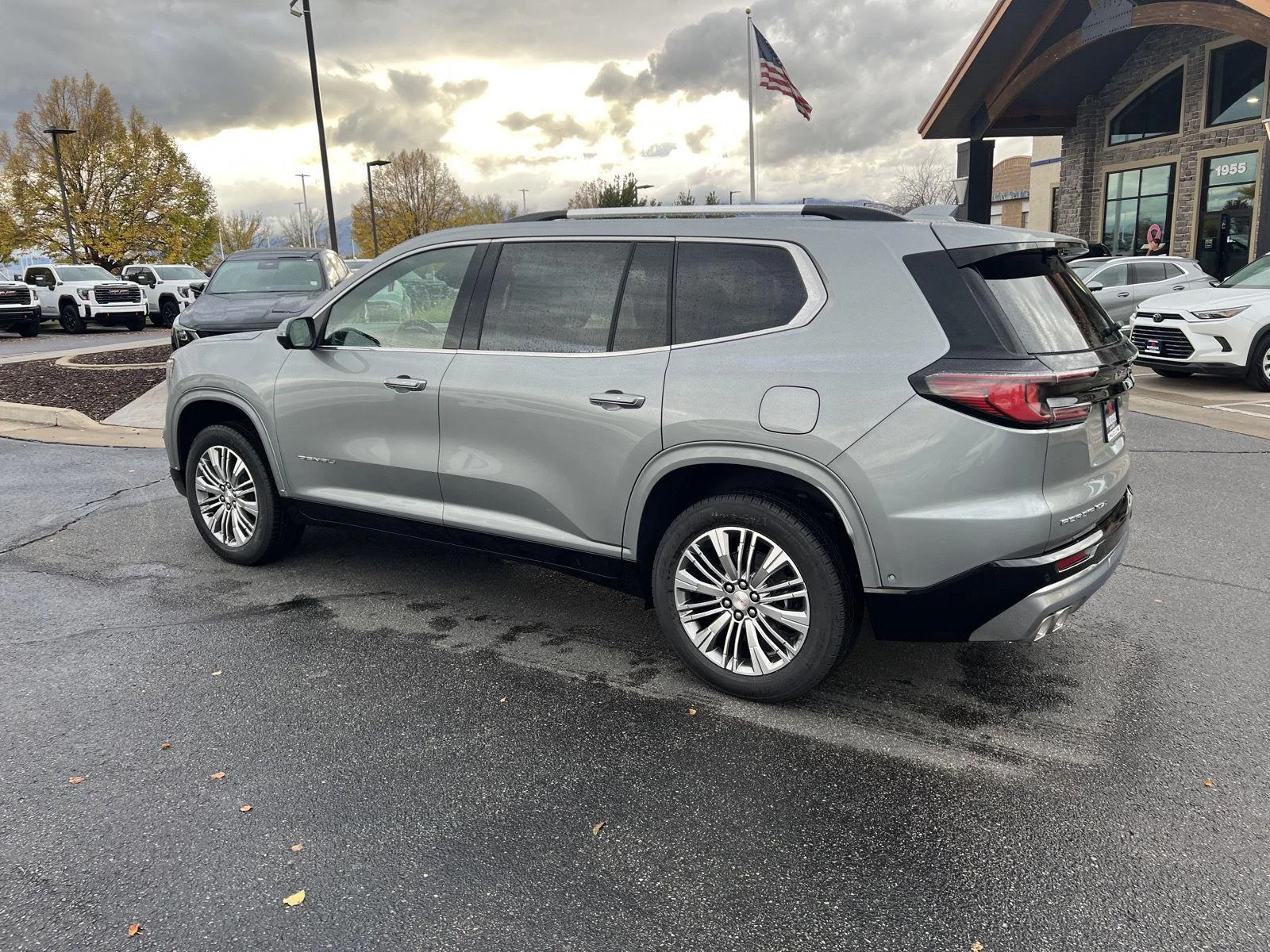 2027 GMC Acadia Denali - Photo 11