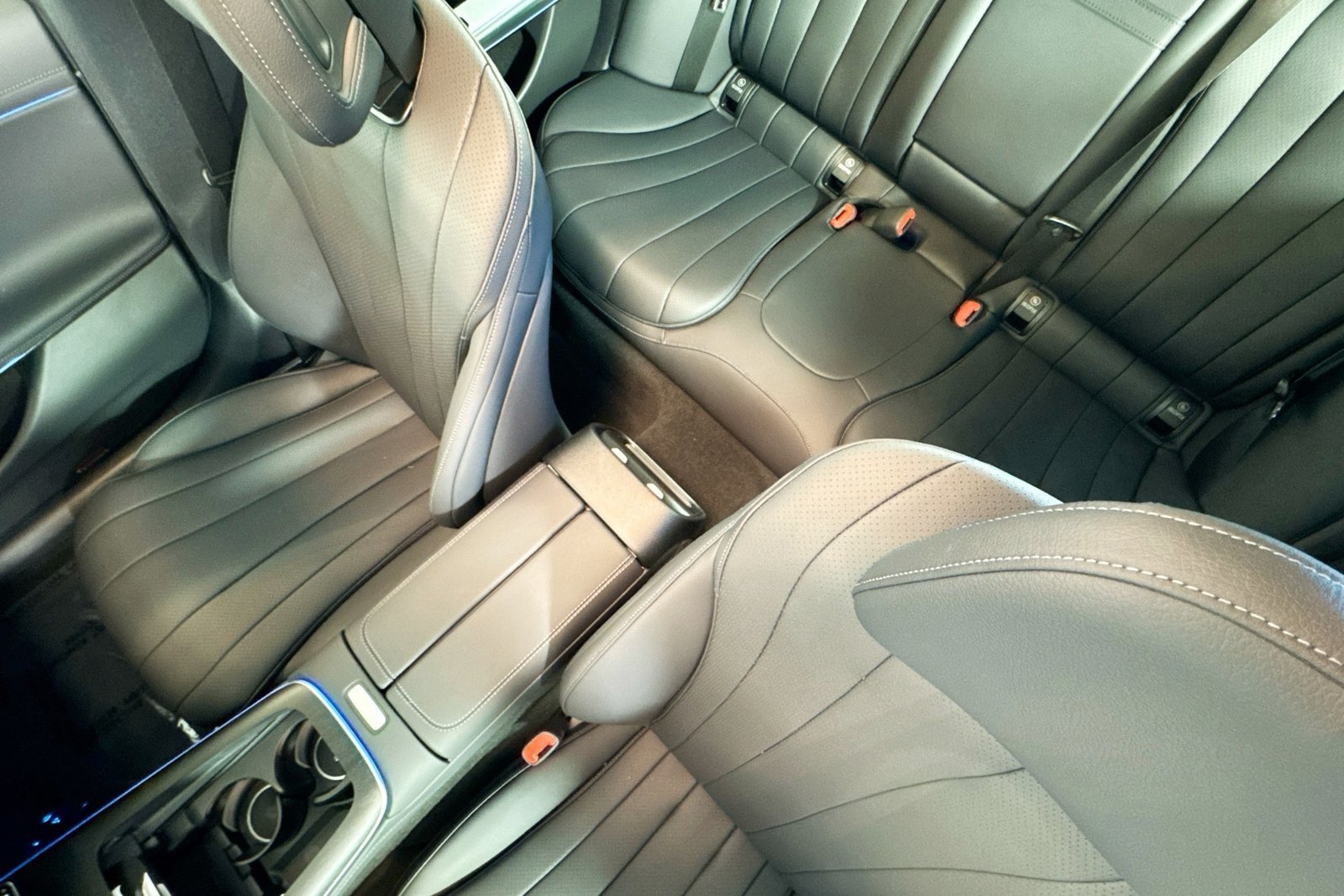 New 2026 MANUFAKTUR Alpine Grey Mercedes-Benz E 350 image 18