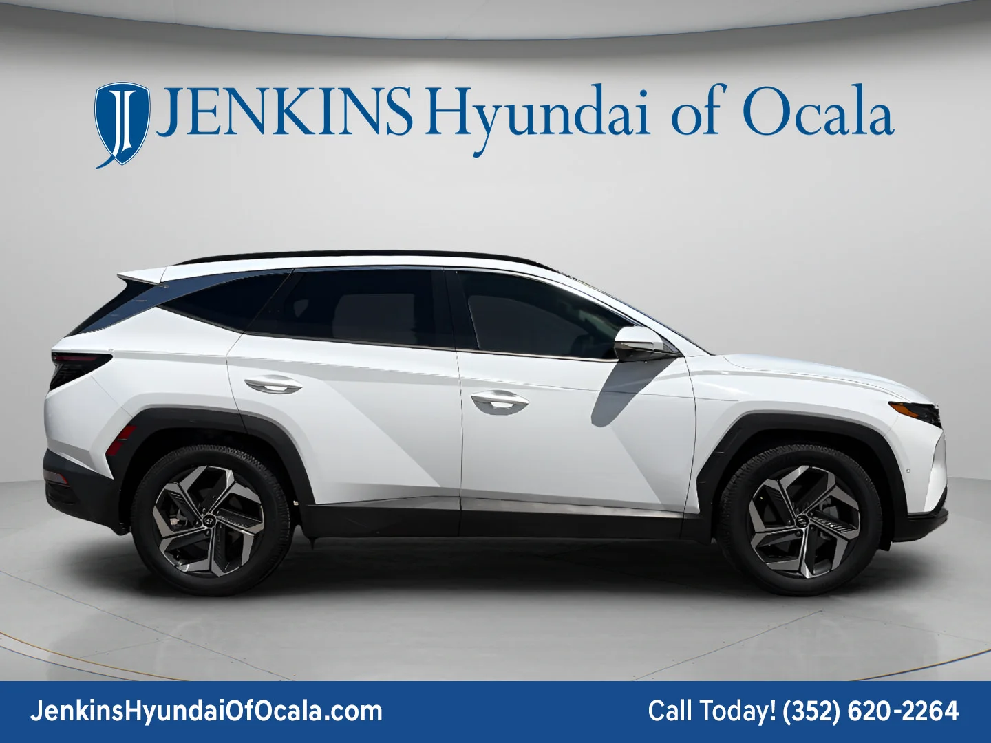 Used 2024 White Pearl Hyundai Limited image 2