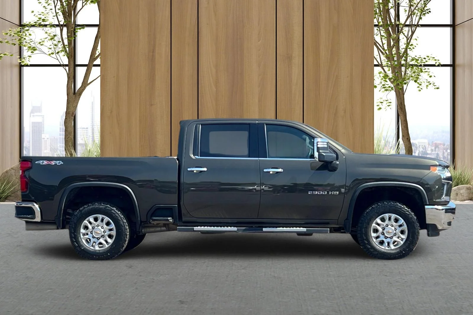 Used 2022 Green Chevrolet LTZ image 3