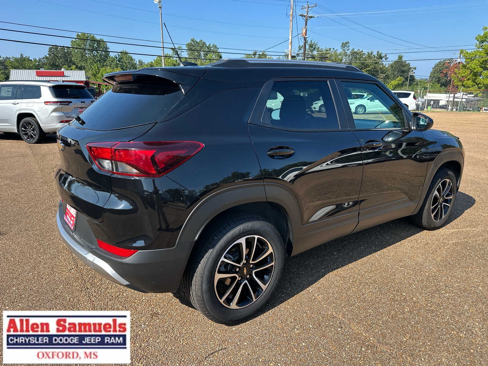 Used 2025 Mosaic Black Metallic Chevrolet LT image 3