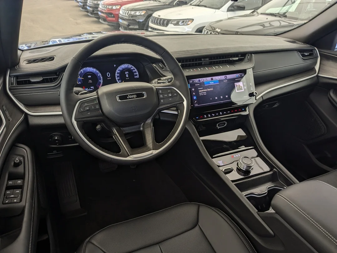 New 2026 Black Jeep Limited - - 4x4 - Dual- Pane Panoramic Sunroof - Trailer Tow Pkg - 9 Spkr/Subwoofer & More! image 23