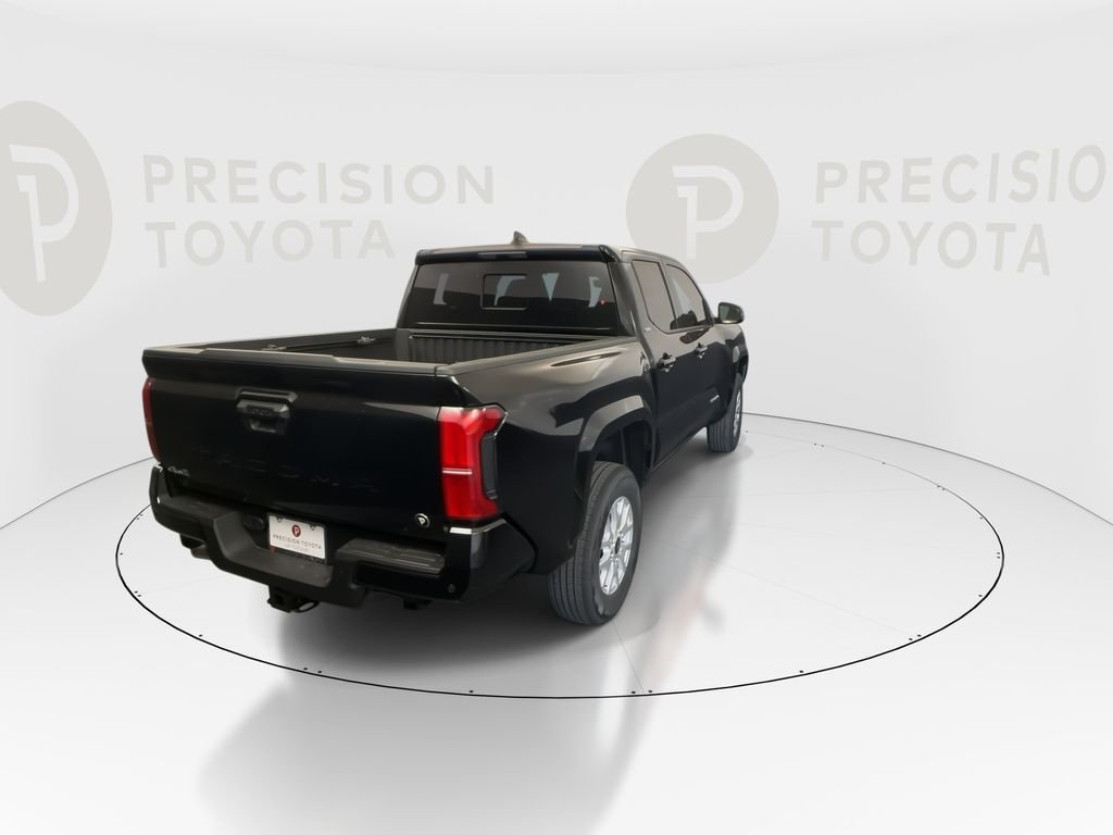 2026 Toyota Tacoma SR5 - Photo 17