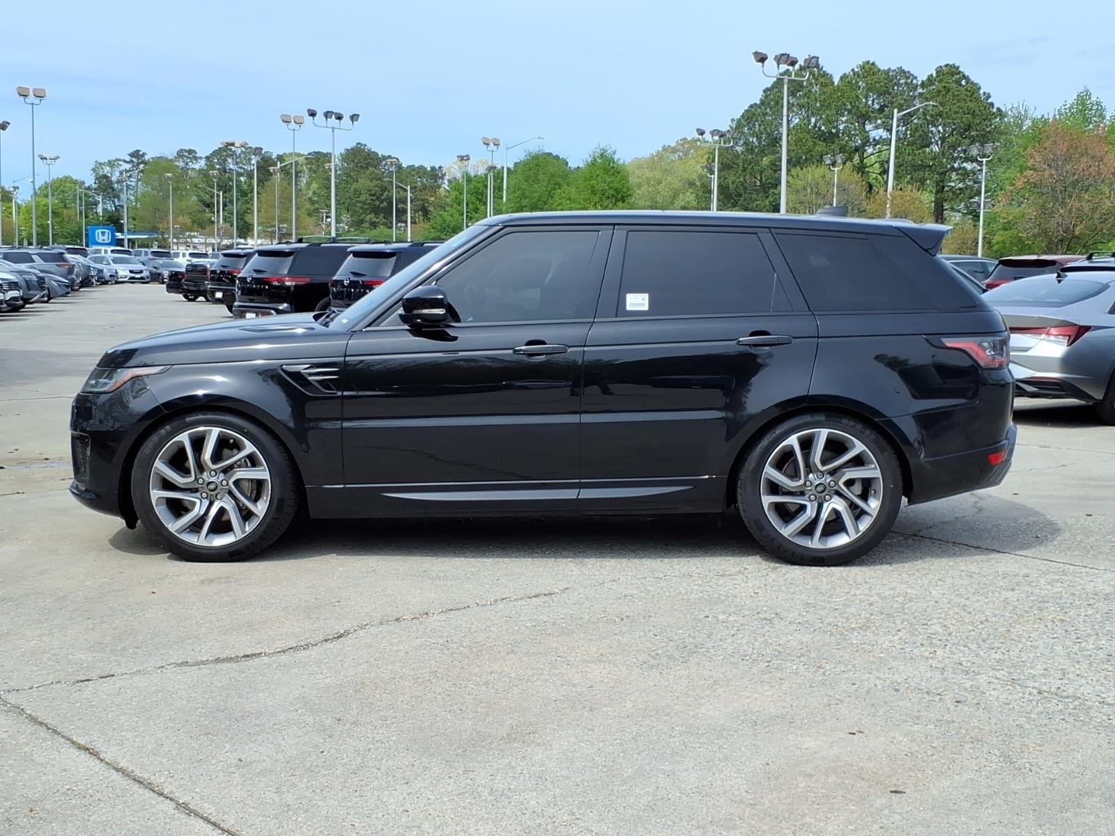 Used 2022 Santorini Black Metallic Land Rover HSE Silver Edition image 3