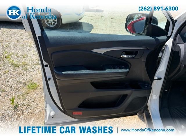 Used 2019 White Diamond Pearl Honda LX image 5
