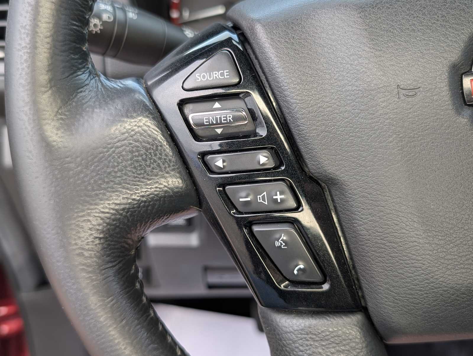 Used 2022 Cardinal Red Tricoat Nissan PRO-4X image 34