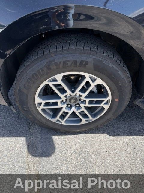 Used 2025 Black Metallic Ford Active image 10