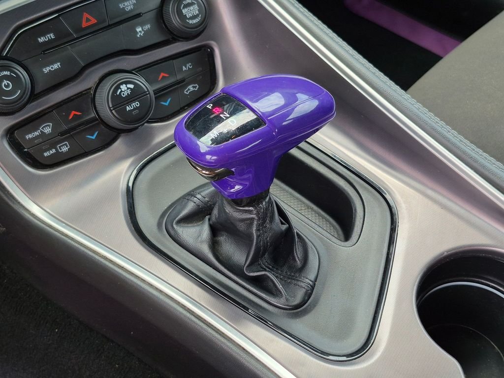 Used 2019 Black Dodge SXT image 20