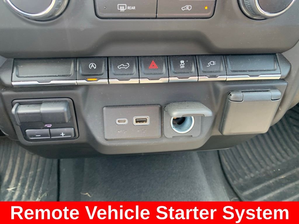 Used 2021 White Chevrolet Custom image 17