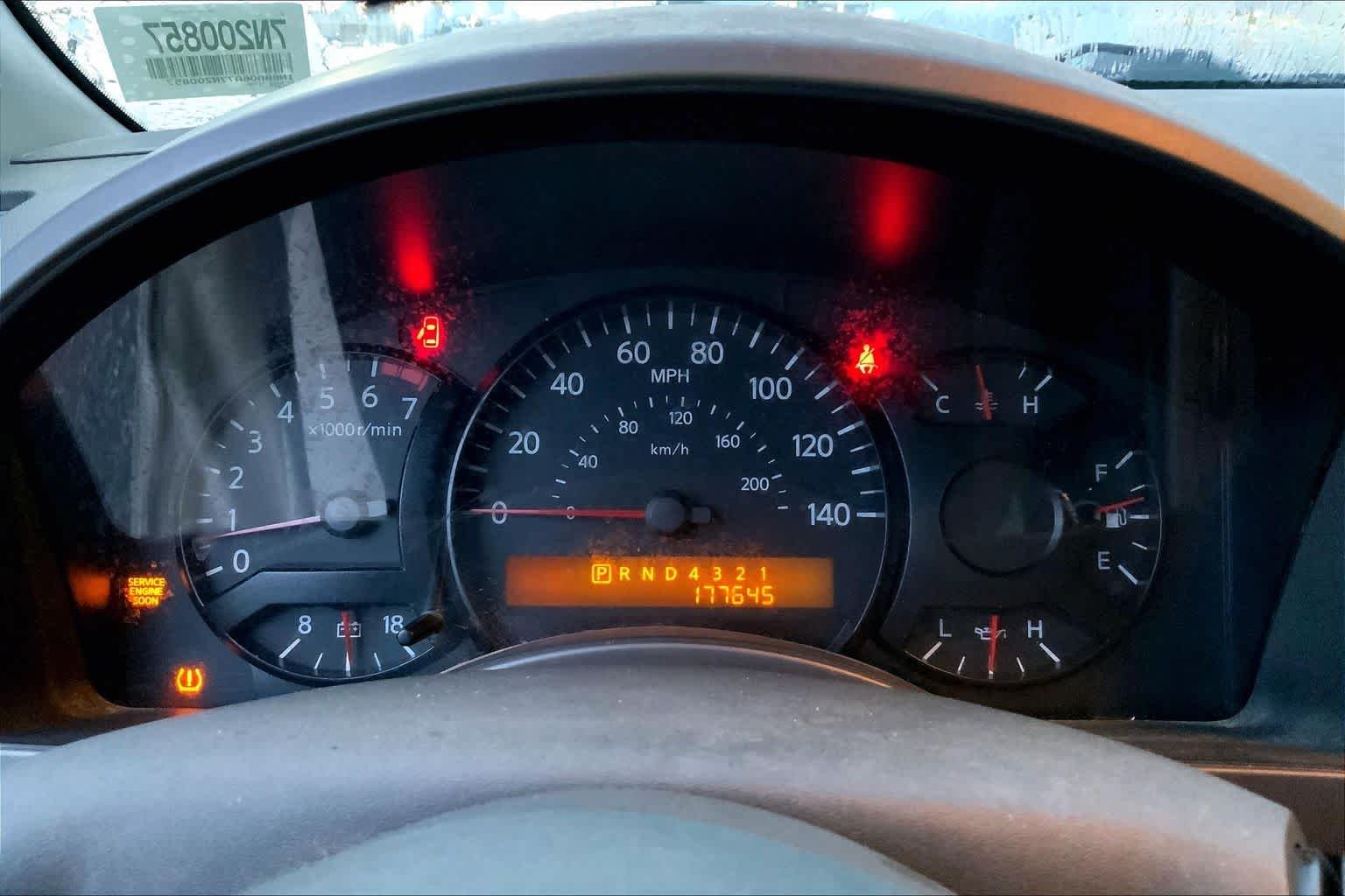 Used 2007 Radiant Silver Nissan SE image 19