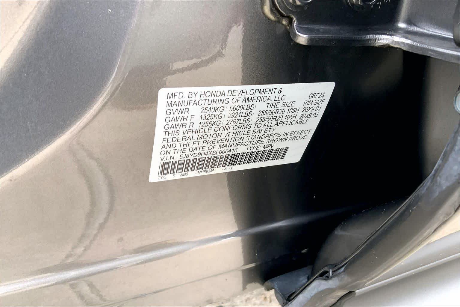 Used 2025 Liquid Carbon Metallic Acura w/Technology Package image 37