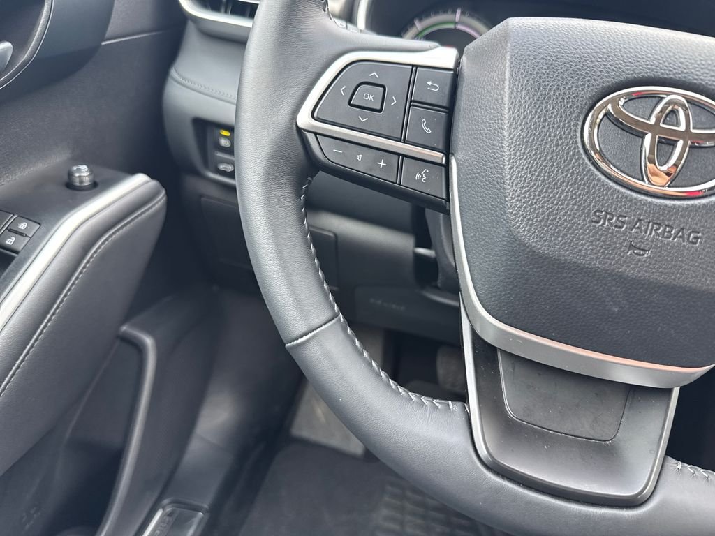 Used 2026 Beige Toyota XLE image 28