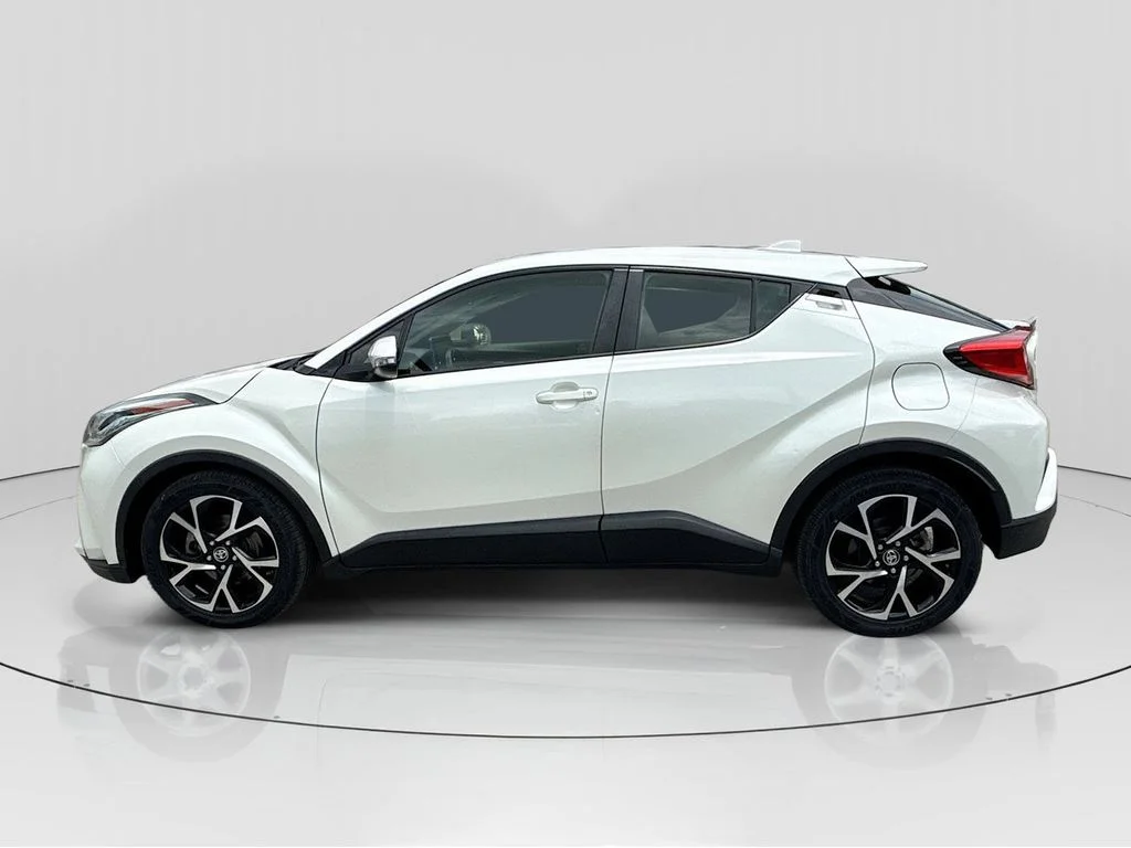 Used 2021 White Toyota XLE image 4