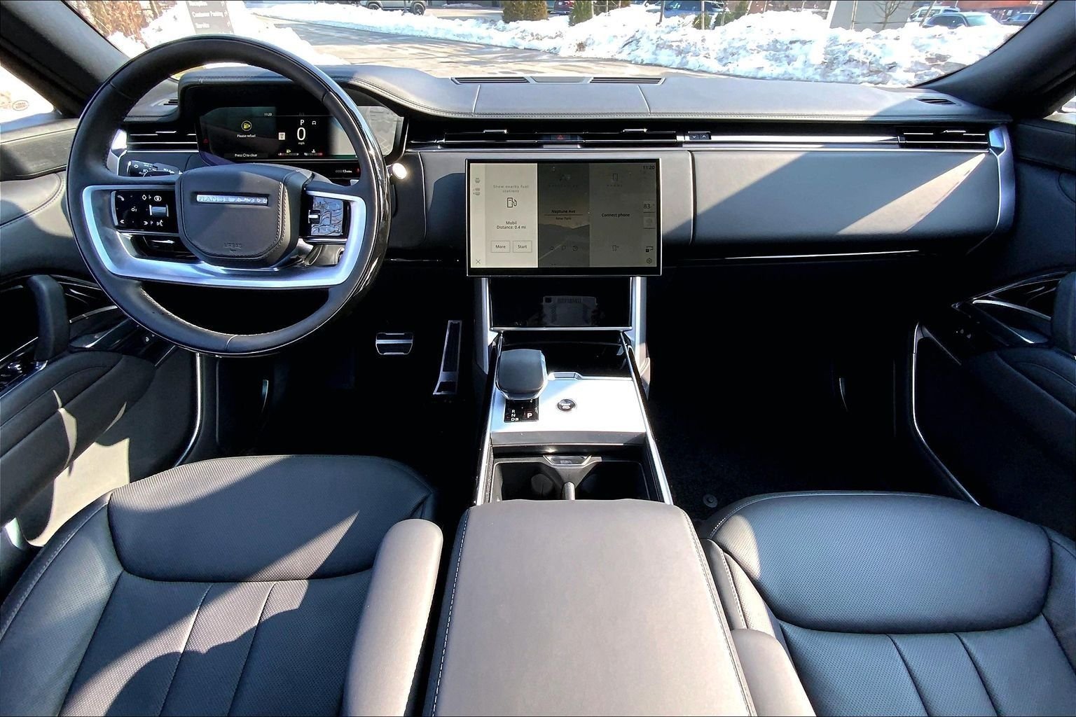 New 2026 Ostuni Pearl White Land Rover SE image 5