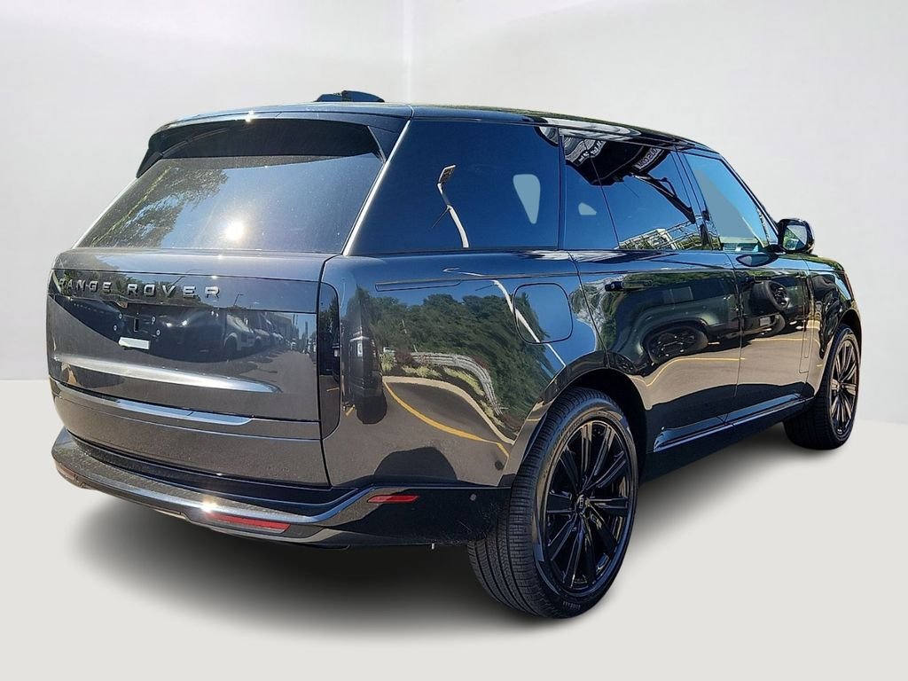 New 2027 Carpathian Grey Land Rover SE image 3