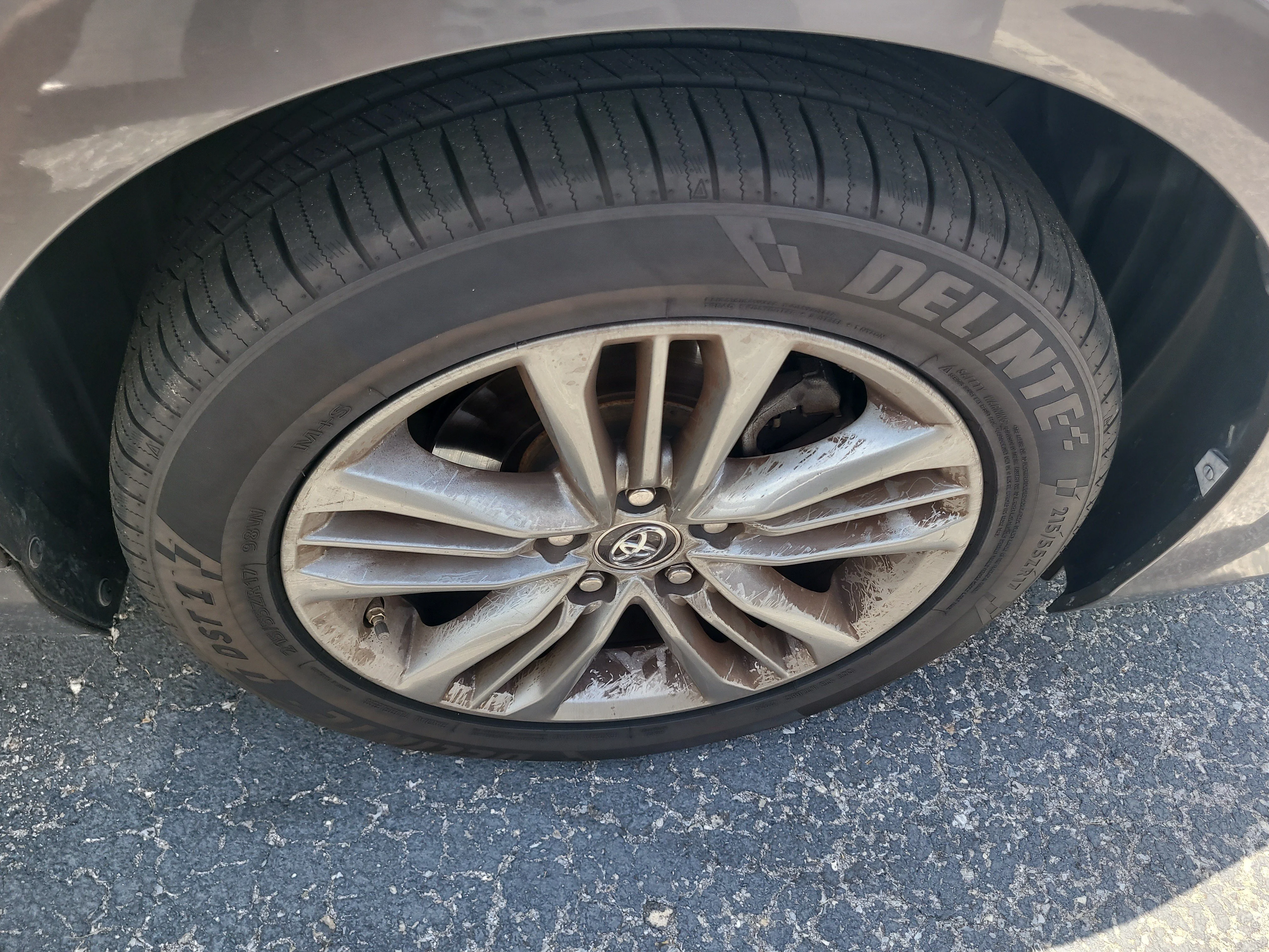 Used 2016 Predawn Gray Mica Toyota XLE image 8
