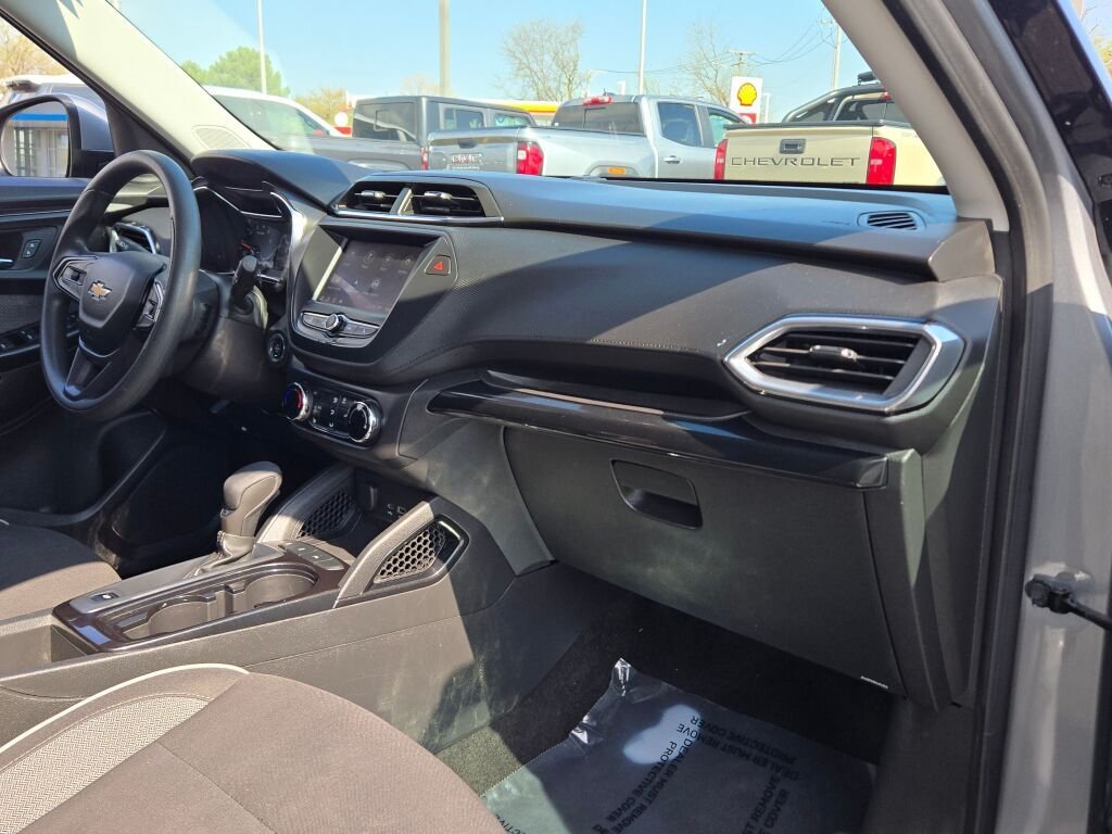 Used 2023 Gray Chevrolet LT image 7