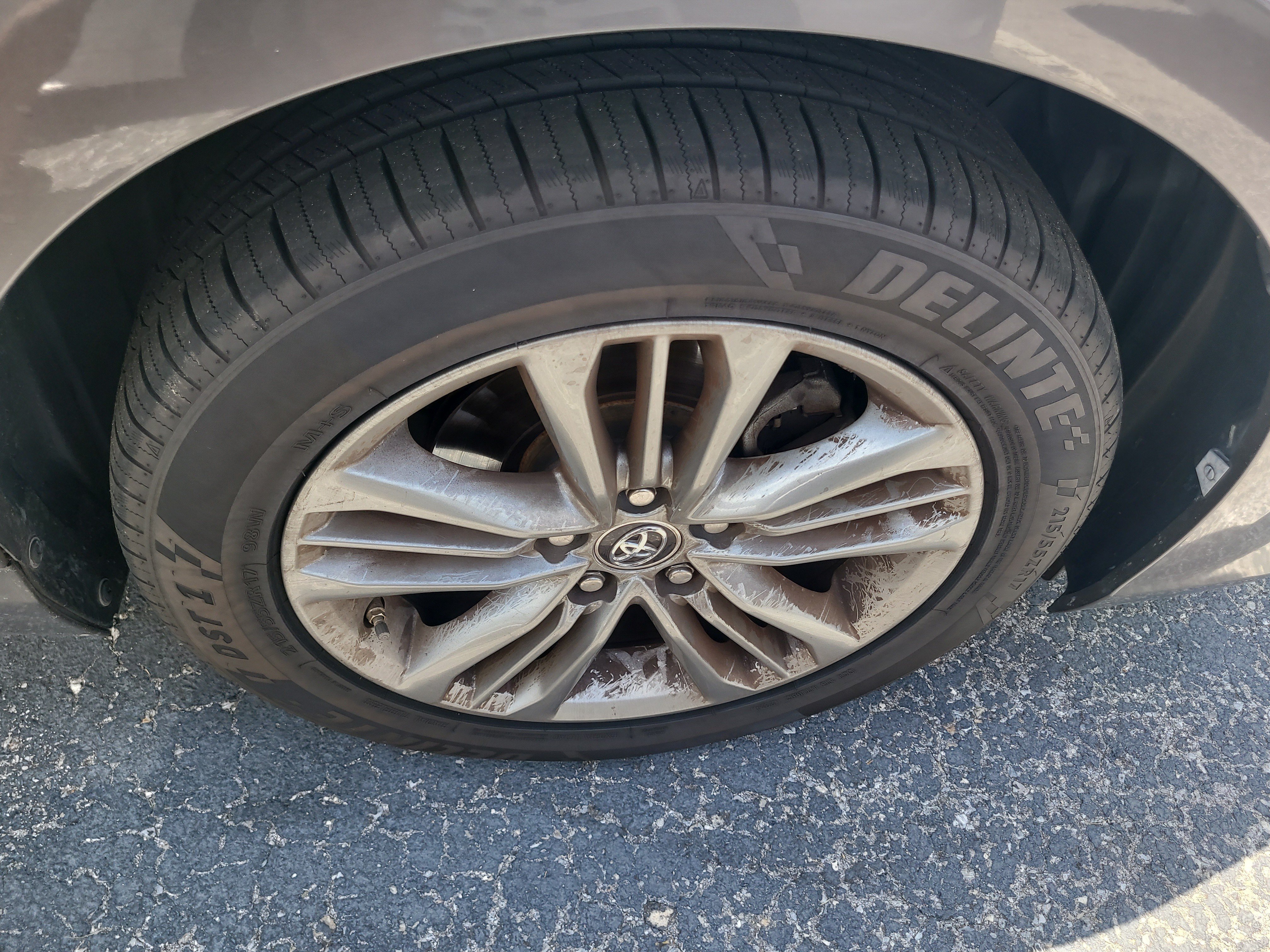 Used 2016 Predawn Gray Mica Toyota XLE image 8