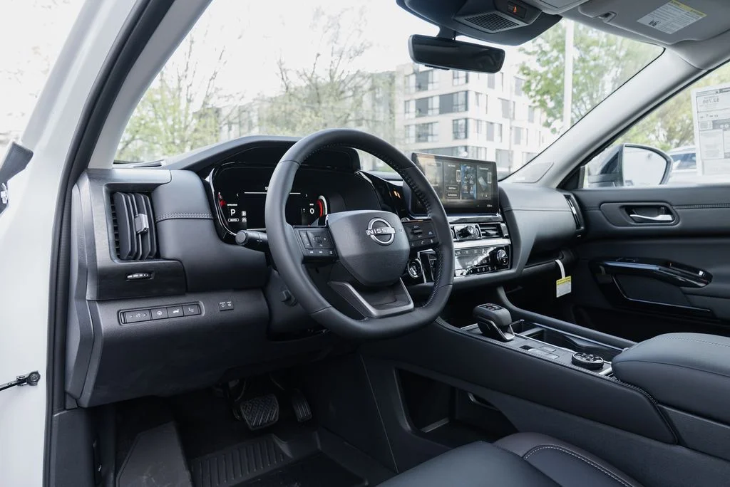 New 2026 Everest White Pearl TriCoat Nissan Platinum image 24