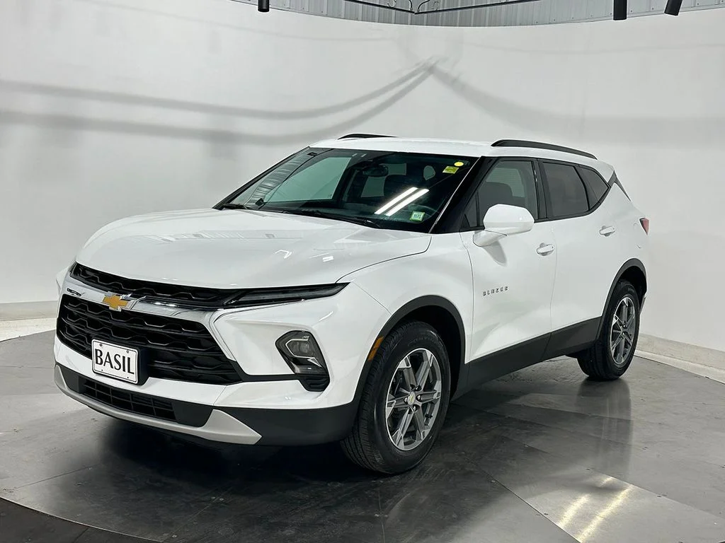 Used 2024 White Chevrolet LT image 8