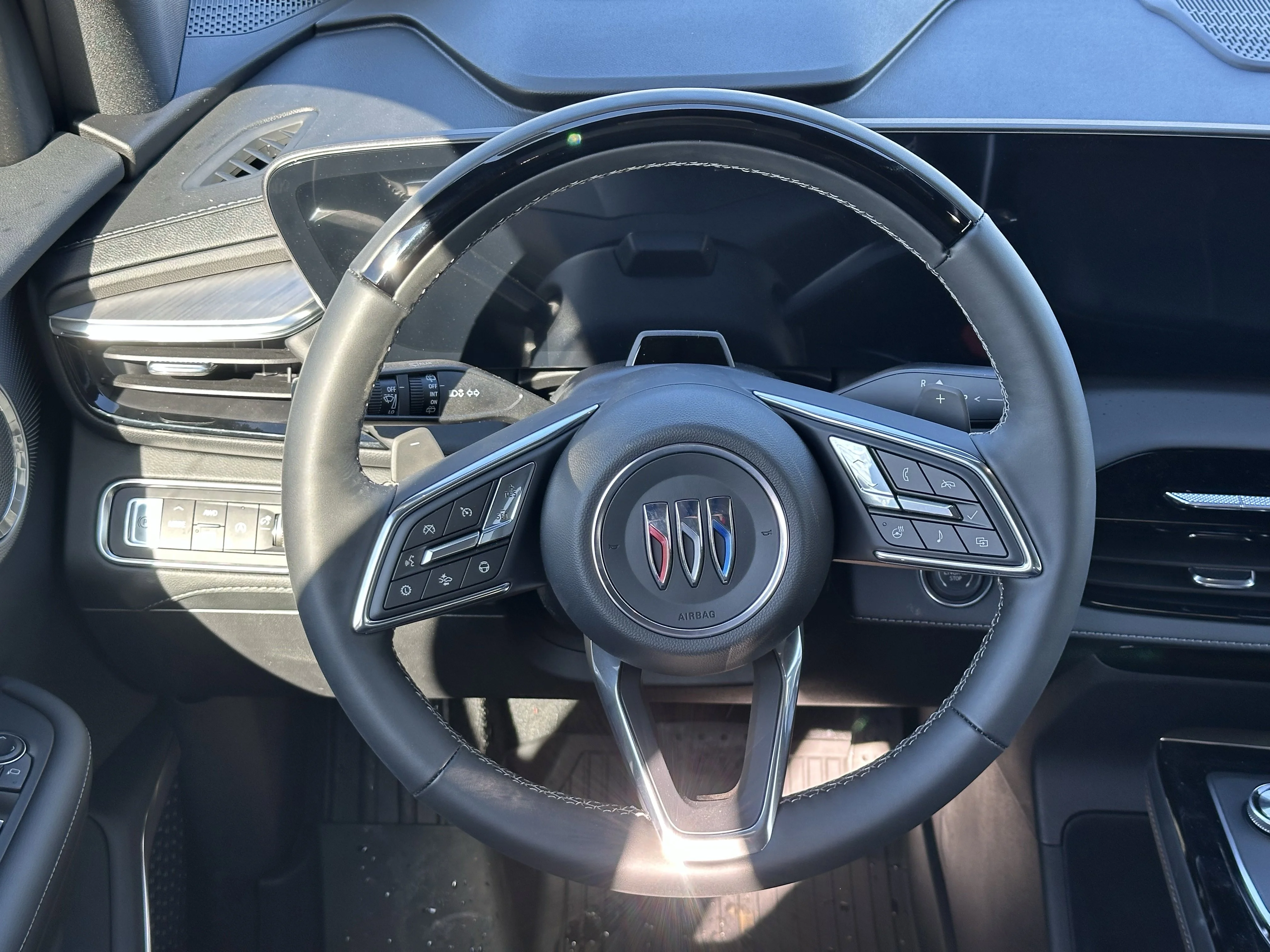 New 2026 Iridescent White Tricoat Buick Avenir image 11