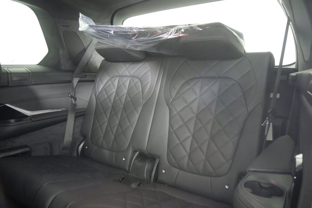 New 2027 Black Sapphire Metallic BMW xDrive40i image 18