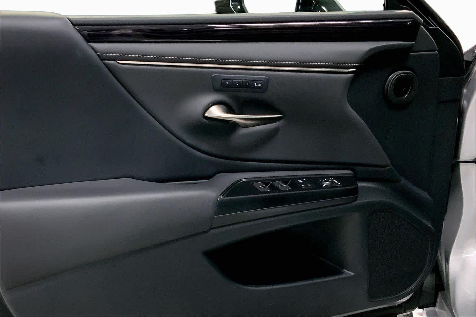 Used 2021 Silver Lining Metallic Lexus  image 22