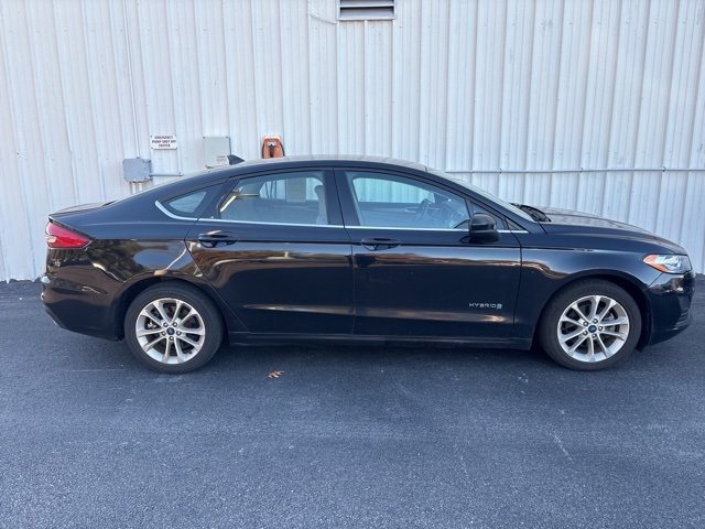 2019 Ford Fusion Hybrid SE photo 2