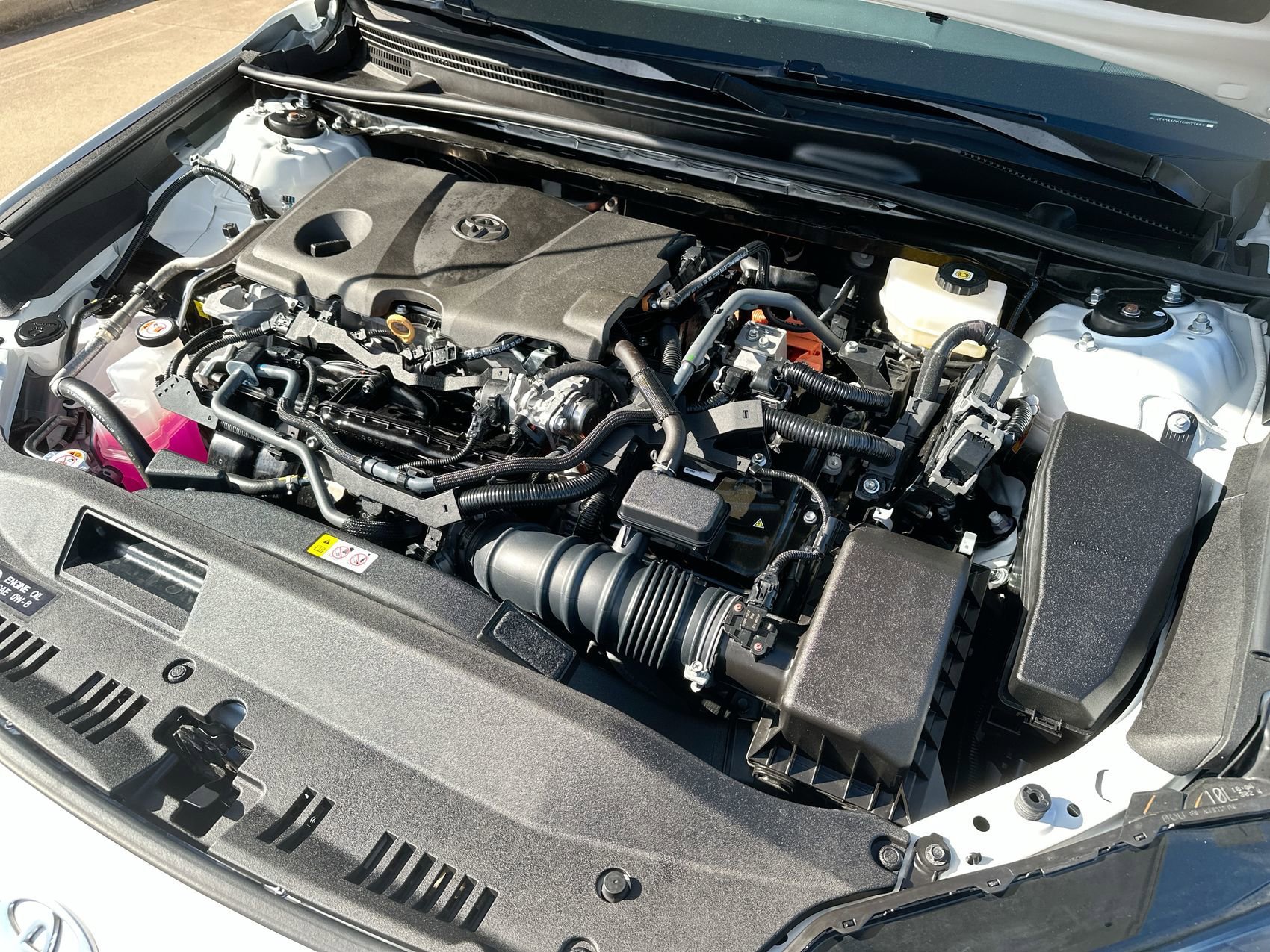 Used 2025 Ice Toyota LE image 23