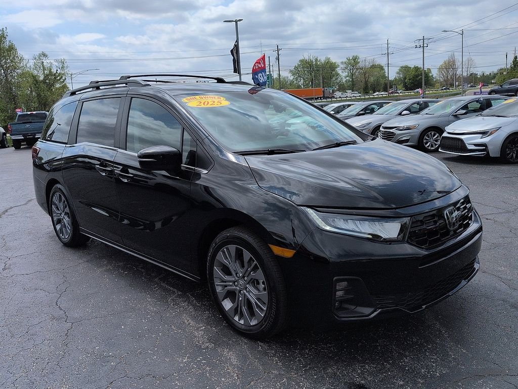 2025 Honda Odyssey Touring's photo