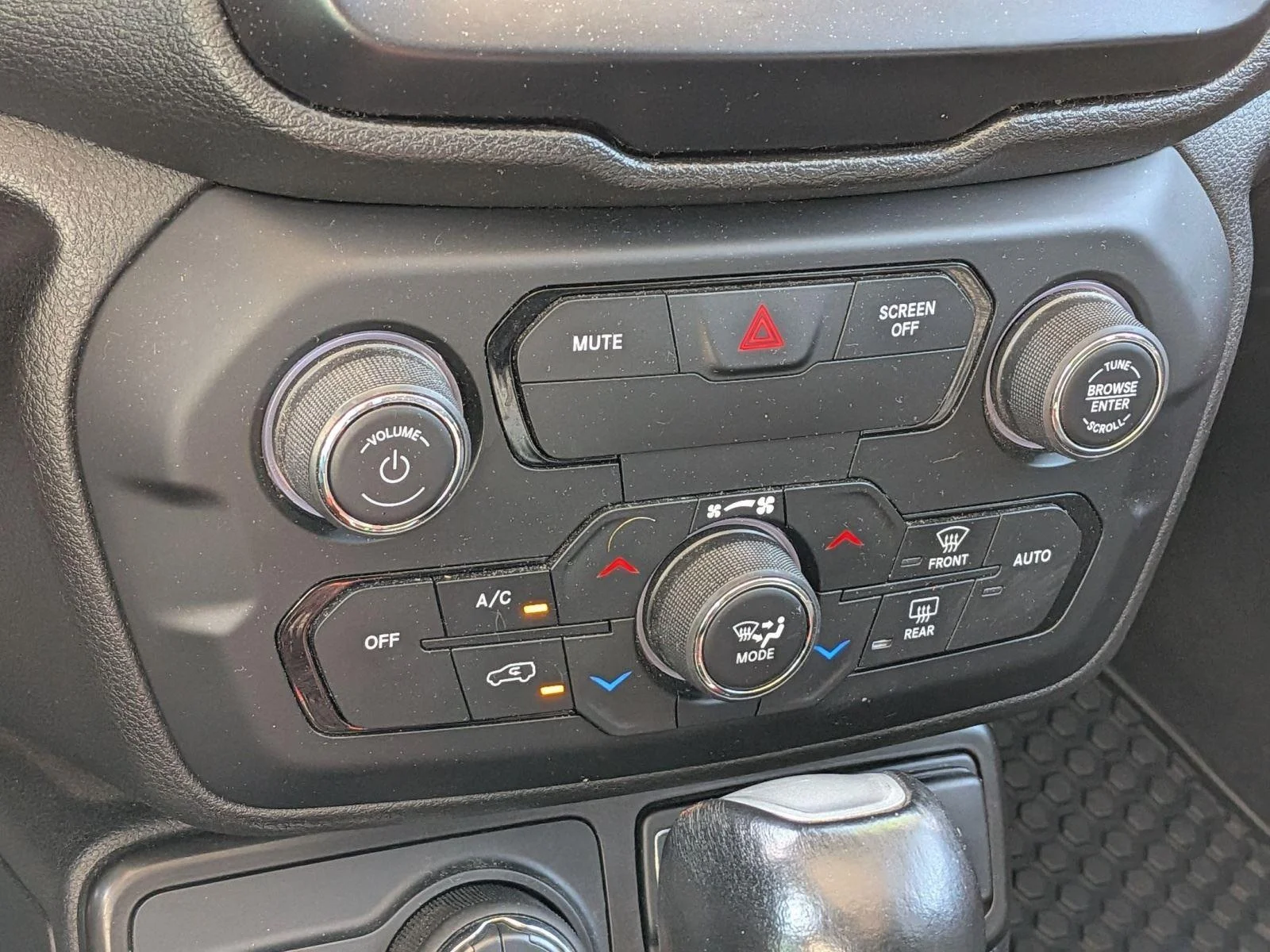 Used 2019 Solar Yellow Clearcoat Jeep Trailhawk image 13