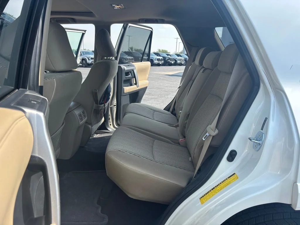 Used 2010 Blizzard Pearl Toyota SR5 image 11