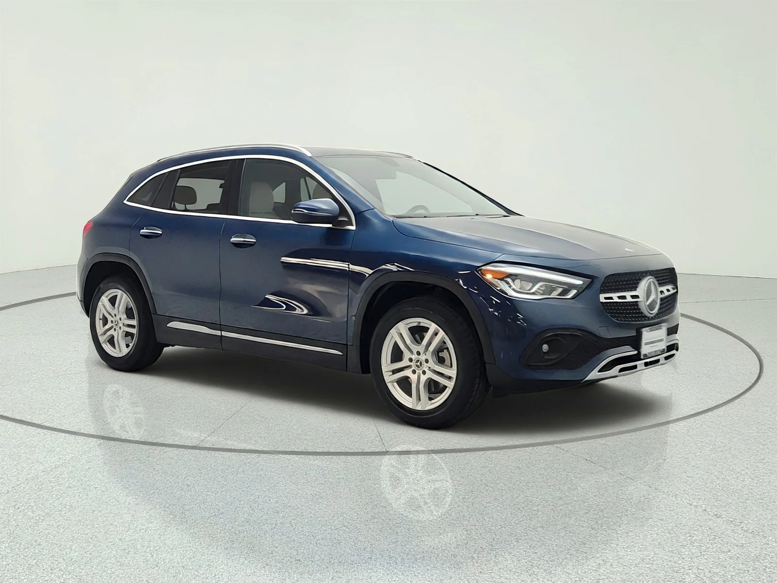 Used 2021 Denim Blue Metallic Mercedes-Benz GLA 250 SUV image 3