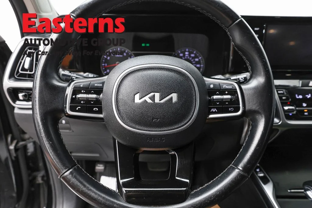 Used 2022 Black Kia S image 10