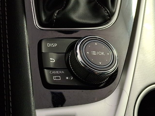 Used 2022 Red INFINITI LUXE image 29