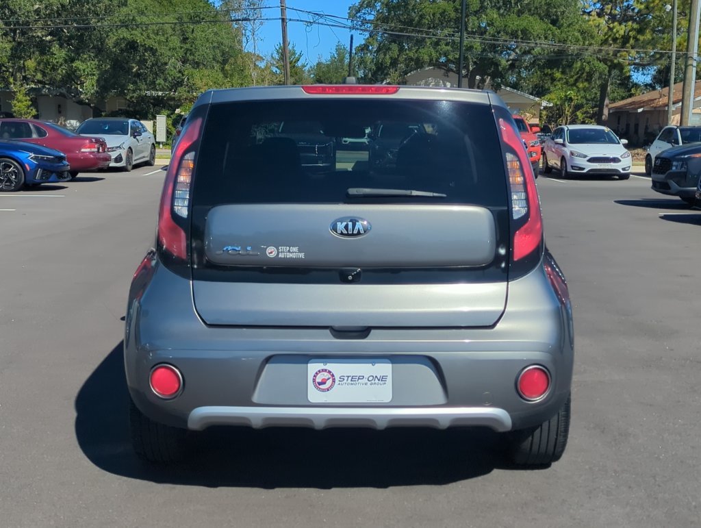 Used 2017 Gray Kia Plus image 6